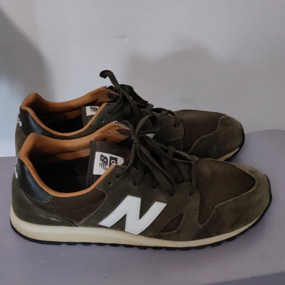 New Balance 520 in the Military Dark Triumph/Brown Sugar colorway. - Picture 6 of 13